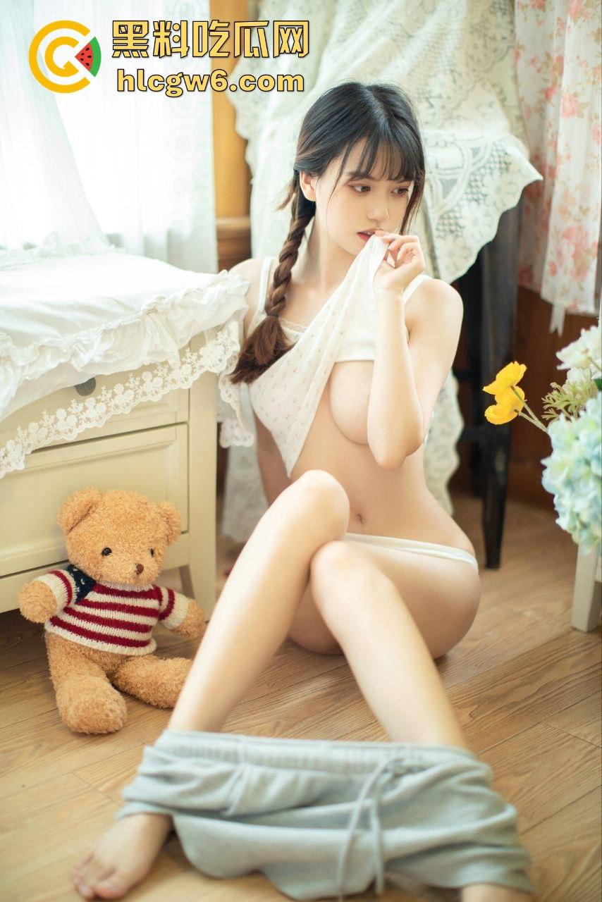 推特颜值妹子【劳小白】私拍性感写真流出,少萝清纯脸奶狗身俘获了一大批粉丝!-6