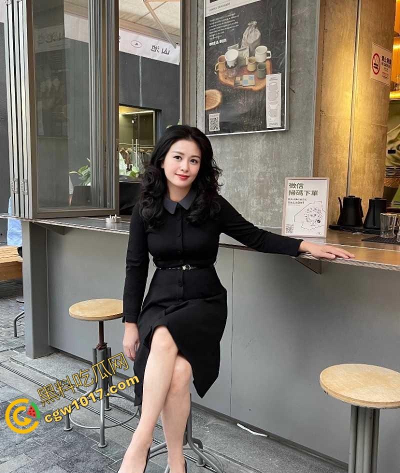 乱伦大神爆操性感小嫂子:哄骗发情嫂子说表姐睡觉,故意大力打桩让其浪叫给表姐听,羞辱与欲望齐飞!-2