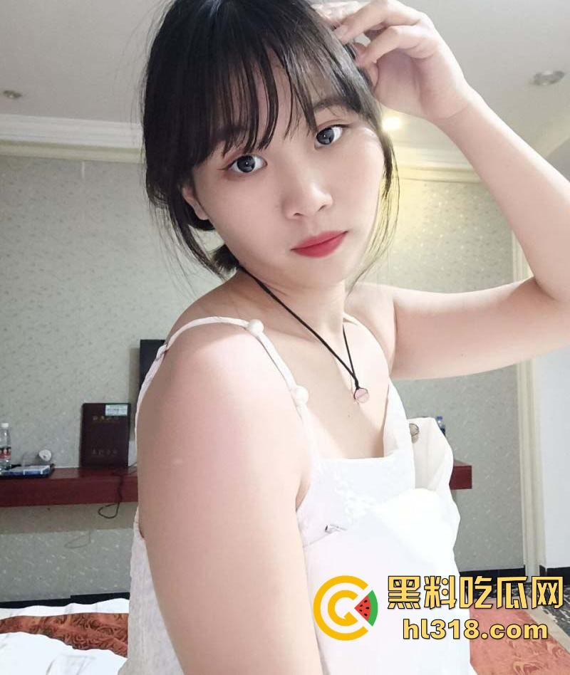 长春医科大学【李燃】网调私拍曝光，清纯反差母狗，浴室自慰激烈揉搓阴蒂，骚穴娇嫩全程火辣高能！-3