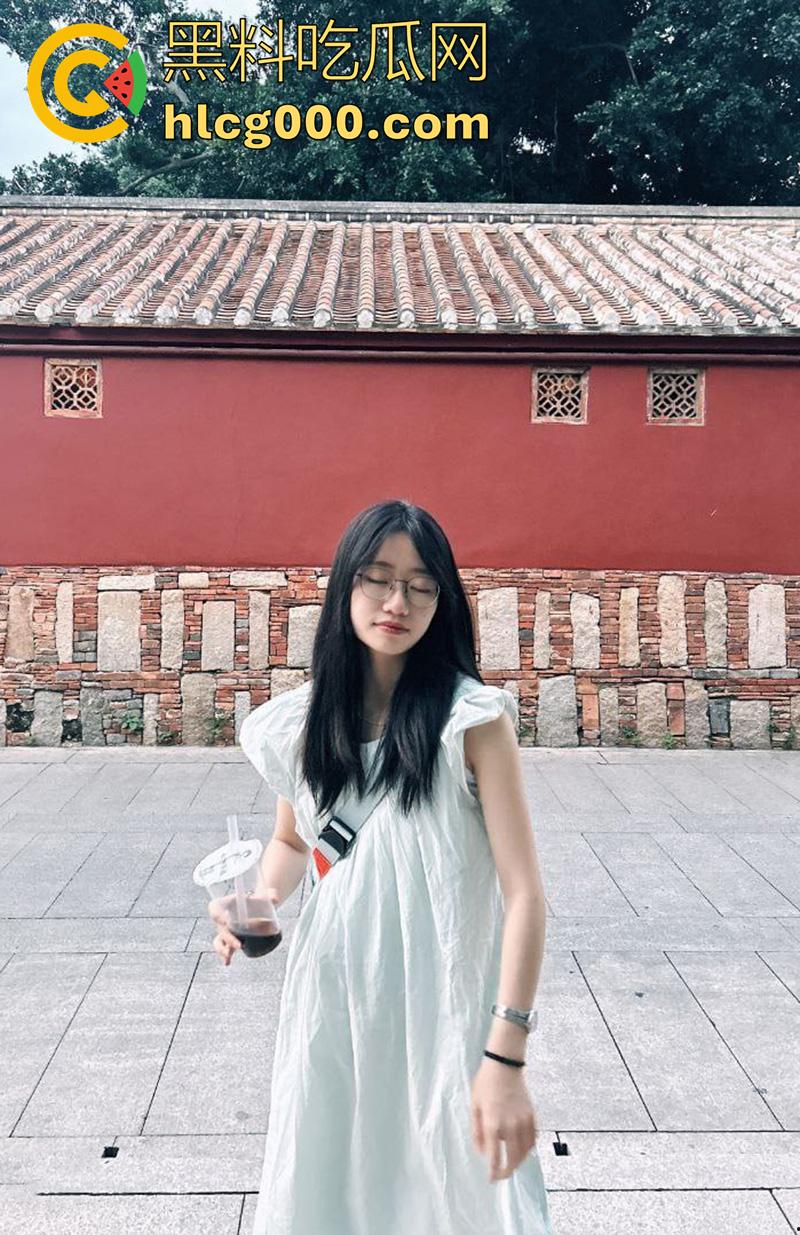 青岛港湾职业技术学院【李琦杉】，表演艺术专业母狗，为了买包和奢侈品，被富哥包养各种调教！