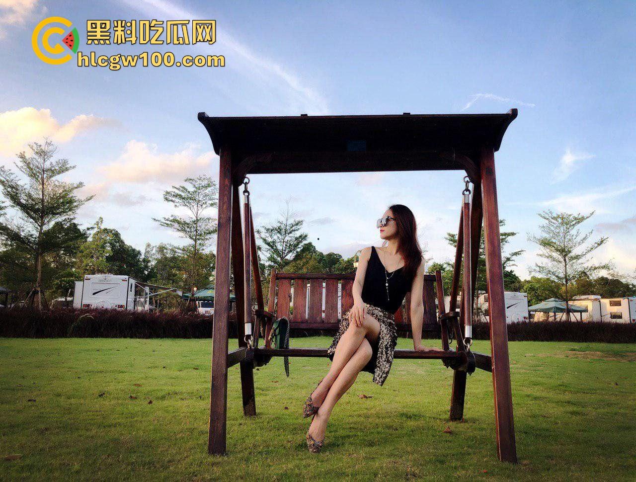 陕西西安初中教师【杨丽】背着老公疯狂约炮，爱吃精液每次舔得干干净净，艹完一次还浪得想再来第二次！