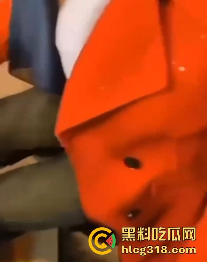 青海牛肉面事件视频爆出,头巾骚女雅座包间大胆吃鸡,面得跟鸡巴一起吃。-5