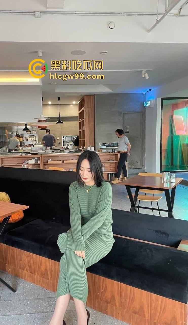 湖北大学研究生【封曦月】竟敢在私人影院强行猥亵,差点霸王硬上弓把人强奸,老板及时救场!-4