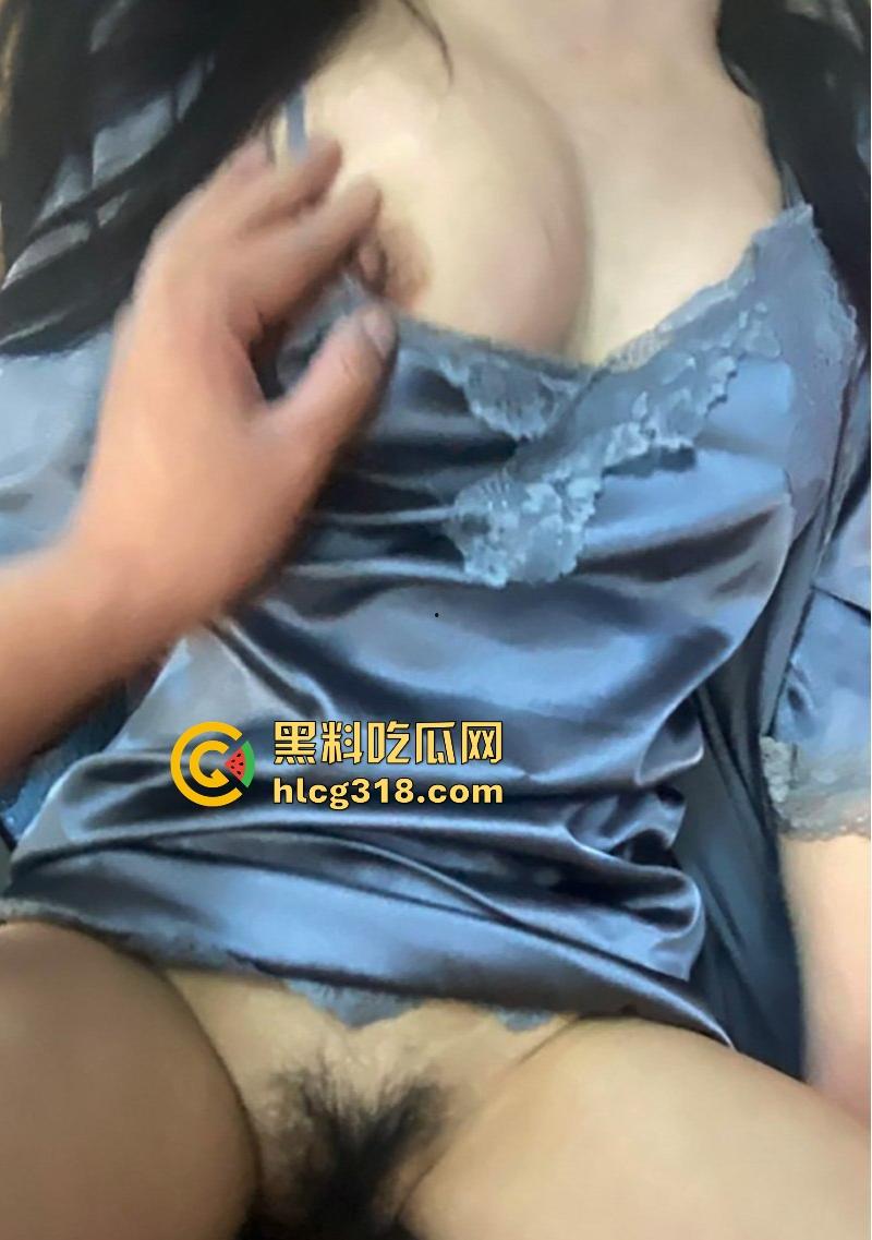 海角乱伦,酒后强上醉酒表姐,无套输出激情泄欲,巨大母乳摇摇晃晃,事后她哭的很伤心!-6