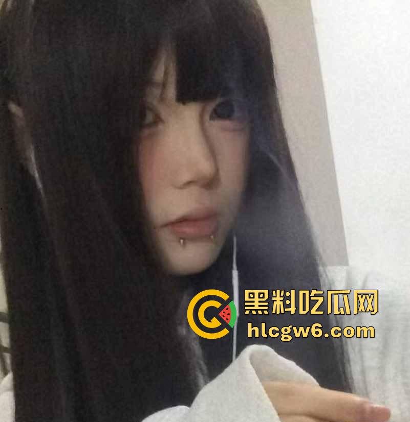 成都19岁反差小萝莉【陈欣怡】不雅视频全网疯传!可爱得像天使,粉嫩嫩的小脸蛋配上白花花的美乳嫩穴!-4