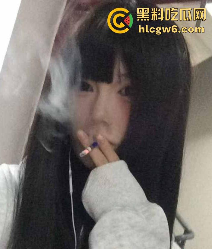 成都19岁反差小萝莉【陈欣怡】不雅视频全网疯传!可爱得像天使,粉嫩嫩的小脸蛋配上白花花的美乳嫩穴!-7