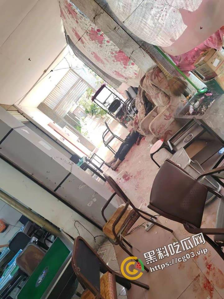 四川凉山 女方悔婚30万彩礼 只退一半 被男方父子持刀杀死 现场无码监控曝光-4