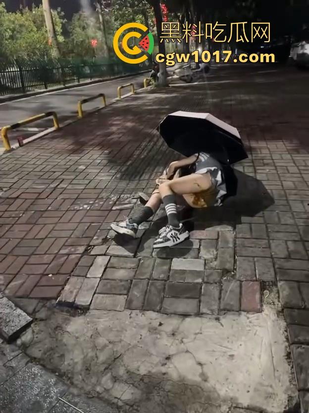 清纯小仙酒后失态没憋住拉一车屎!你这酒也喝不过屎也憋不住是真的才,醒来后怕是要找个洞钻进去囖!-12