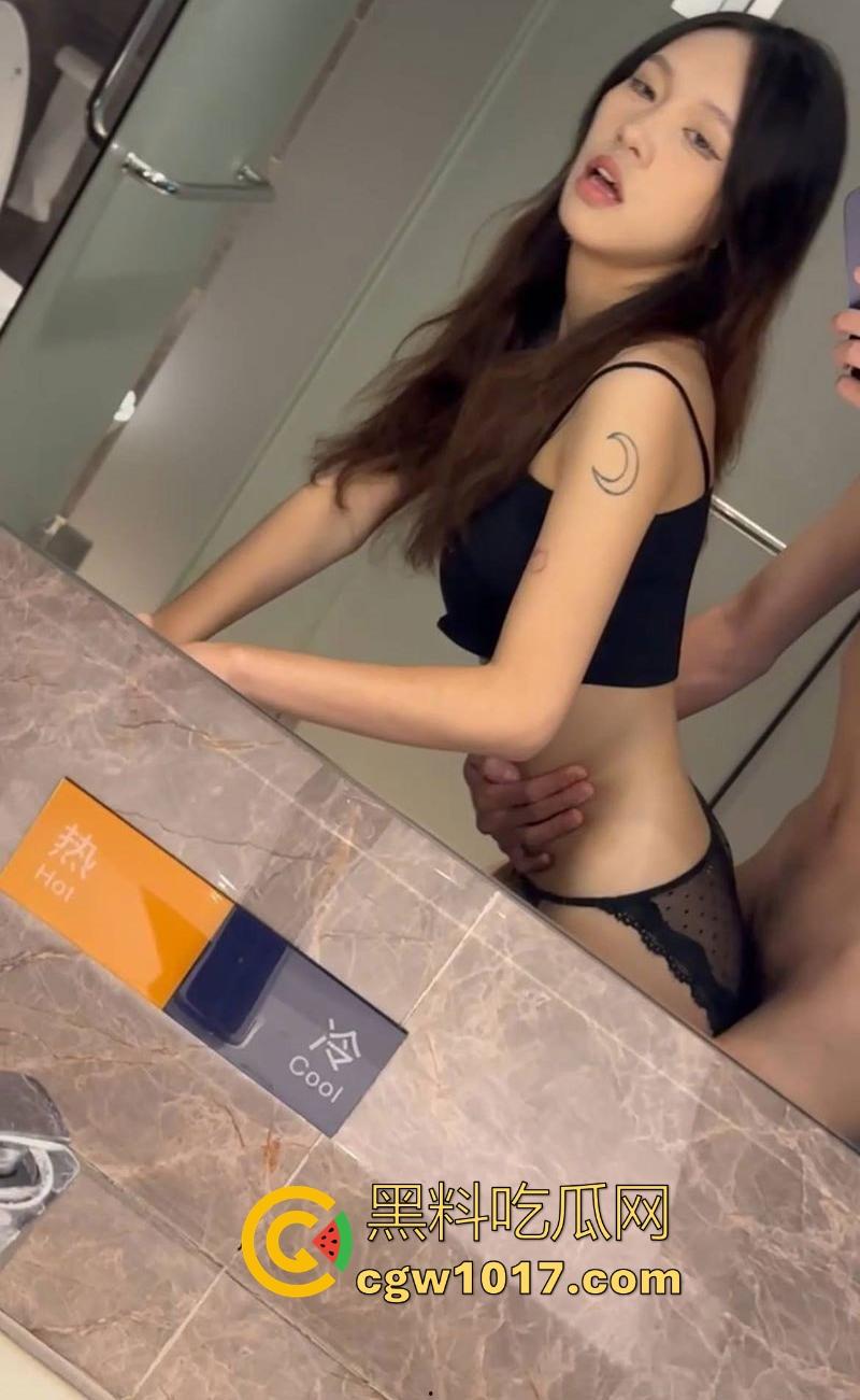 杭州工商大学顶级小美【林馨悦】高颜值极品母狗,露脸深情舔舐大屌,公厕镜前翘臀猛挨后入,简直是高功率榨精姬!-3