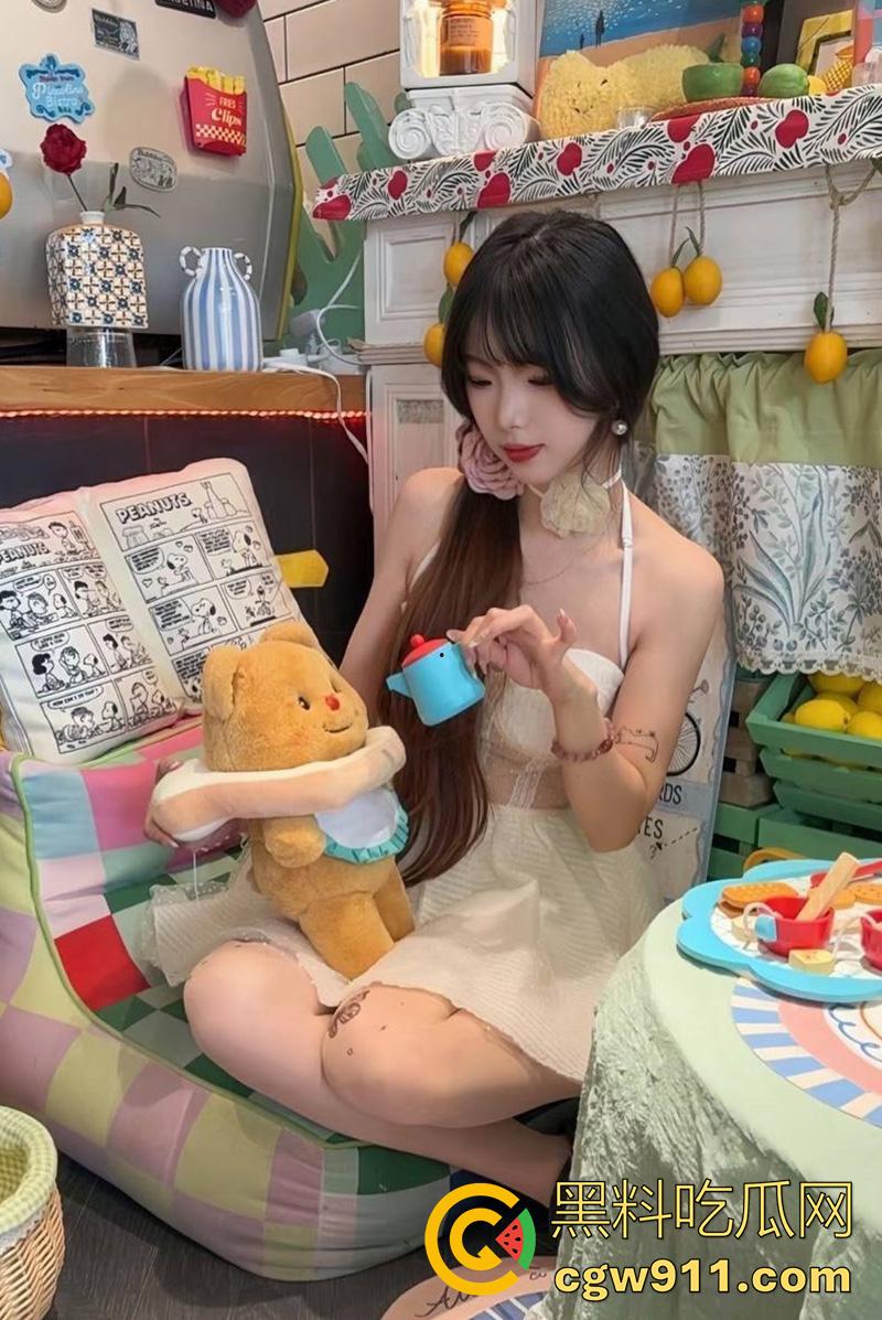 南京艺术学院舞蹈生【江梦研】,背着男友偷情大屌体育生,纤细的身体被粗大鸡巴爆操抽插,这身材真诱人啊!-4