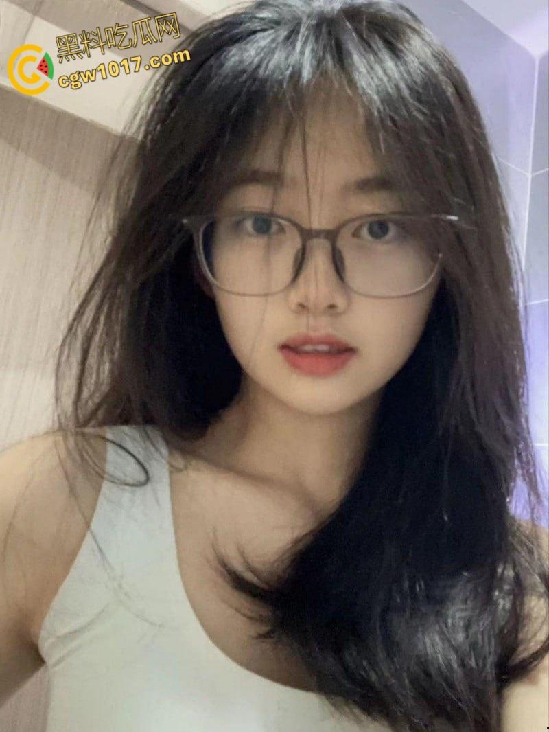 江苏南京学生妹【杜小柠】分手后遭渣男曝光，清纯女神沦为丧志母畜，露出自慰道具双通！