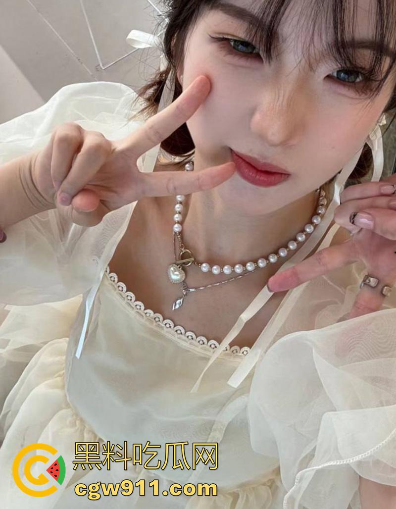 南京艺术学院舞蹈生【江梦研】,背着男友偷情大屌体育生,纤细的身体被粗大鸡巴爆操抽插,这身材真诱人啊!-6