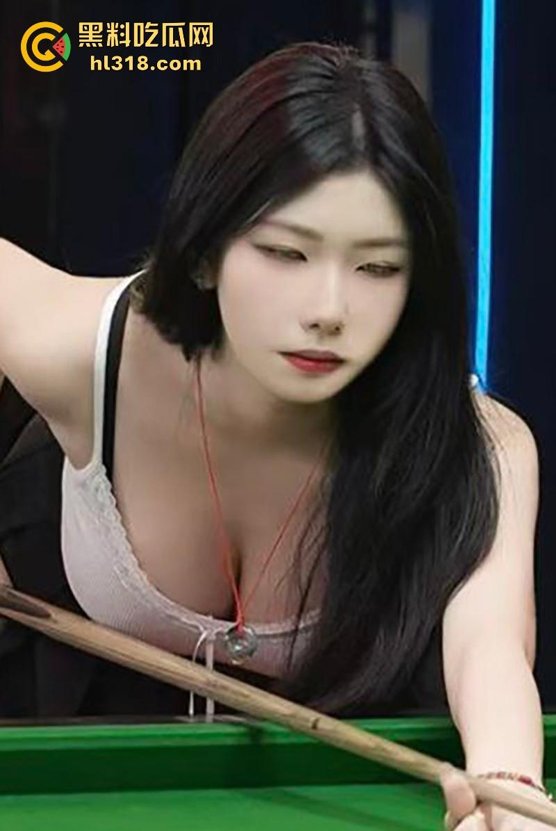 深圳华强北台球助教【钟意萱】约炮聊骚记录流出,巨乳母狗约炮成瘾,身穿性感黑丝被疯狂后入!-6