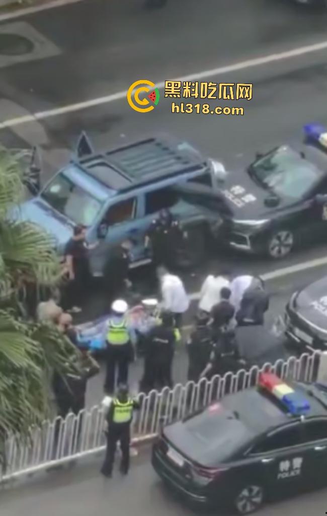 7月20日下午昆明金马坊坦克300狂飙撞人屠杀,司机被特警乱枪击毙,路人看到汽车都怕!-3