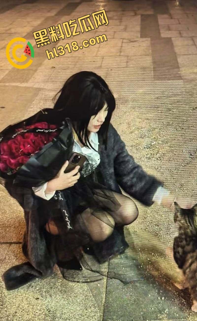 广东性感短发嫩妹【舒雅】，与男友做爱自拍分手后惨遭曝光，丰满翘臀母狗被后入爆操，完美露脸表情诱惑 !-3