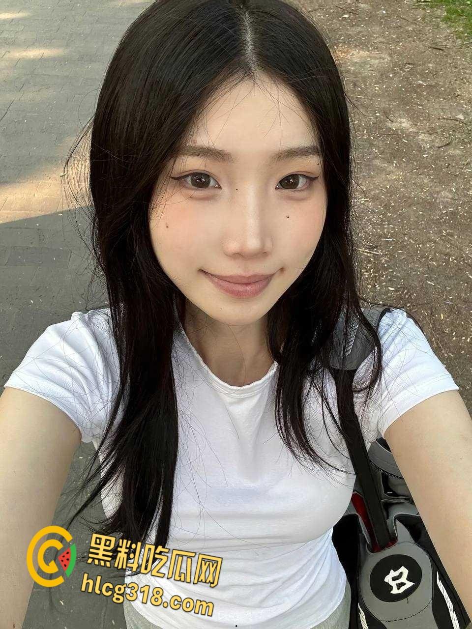 黑龙江反差婊【李丽娜】,出轨欺骗前男友,眼镜妹就是反差,情趣黑丝翘着屁股乖乖吃大屌!-2