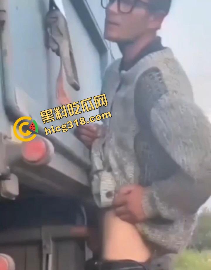 哥们太久没泄压,已经进入见洞就硬状态,见洞就想怼,马桶眼排气管、甚至风吹草动都能让他起反应!-8