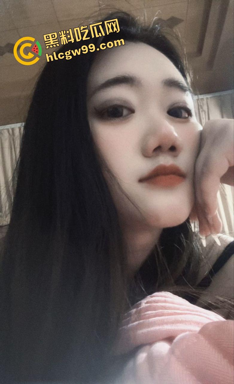 贵州毕节极品大奶少妇【肖娇】露奶诱惑大哥露逼勾引,约炮到家上位坐压夹吸肉棒!独家曝光流出!-2