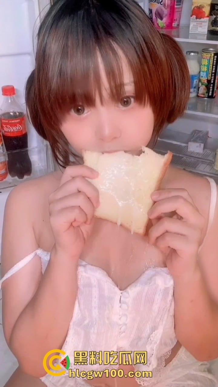 极品萝莉【remukira】露脸反差唯美COS 身材超奈斯童颜巨乳 小翘臀操起来肯定很爽-2