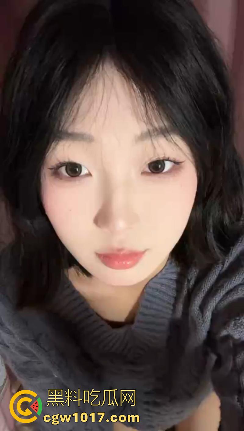 上海师大附中，颜值高中生小母狗【贾梦婷】，被金主大哥包养，放学回家还要被大哥各种远程指挥，虽然骚但却是真的嫩啊！