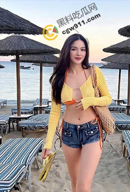 泰国网红【Jeenzen】不雅视频流出：深喉吞吐口水拉丝，双指插穴淫水四溅，无套后入爆操内射爽翻天