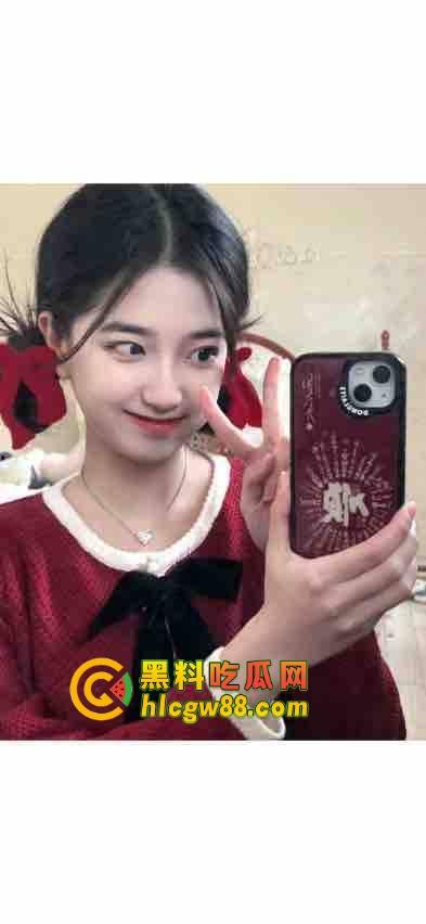 不懂就问,舍友开门就操女友,是憋疯了不管不顾,还是故意让我旁观刺激他们的变态癖好?-3