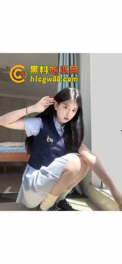 不懂就问,舍友开门就操女友,是憋疯了不管不顾,还是故意让我旁观刺激他们的变态癖好?-4