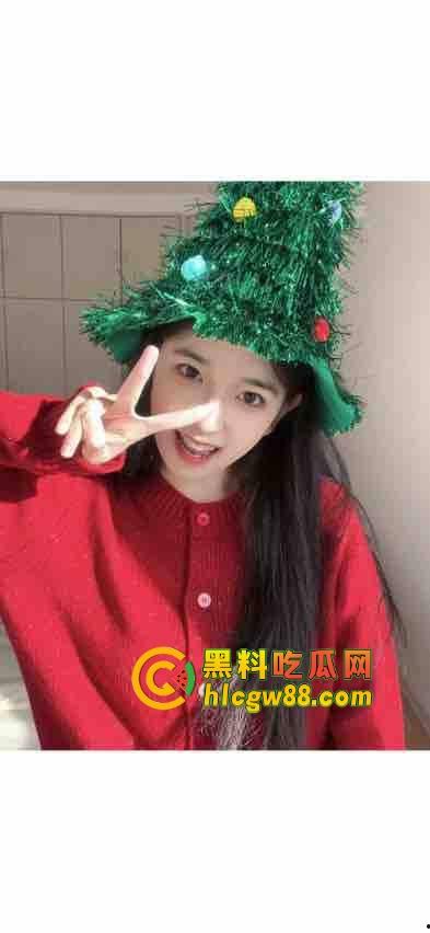 不懂就问,舍友开门就操女友,是憋疯了不管不顾,还是故意让我旁观刺激他们的变态癖好?-5