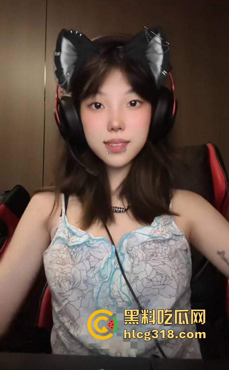 湖南软件技术职业技术大学【李思瑾】脚踏三只船翻车,网络聊骚约炮,前男友怒爆不良视频!-5