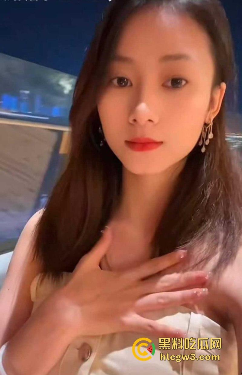 21岁模特级绝品前女友【蔡玲】被渣男泄密裸聊视频 还是一位喜欢吃鸡操逼的反差母狗!-3