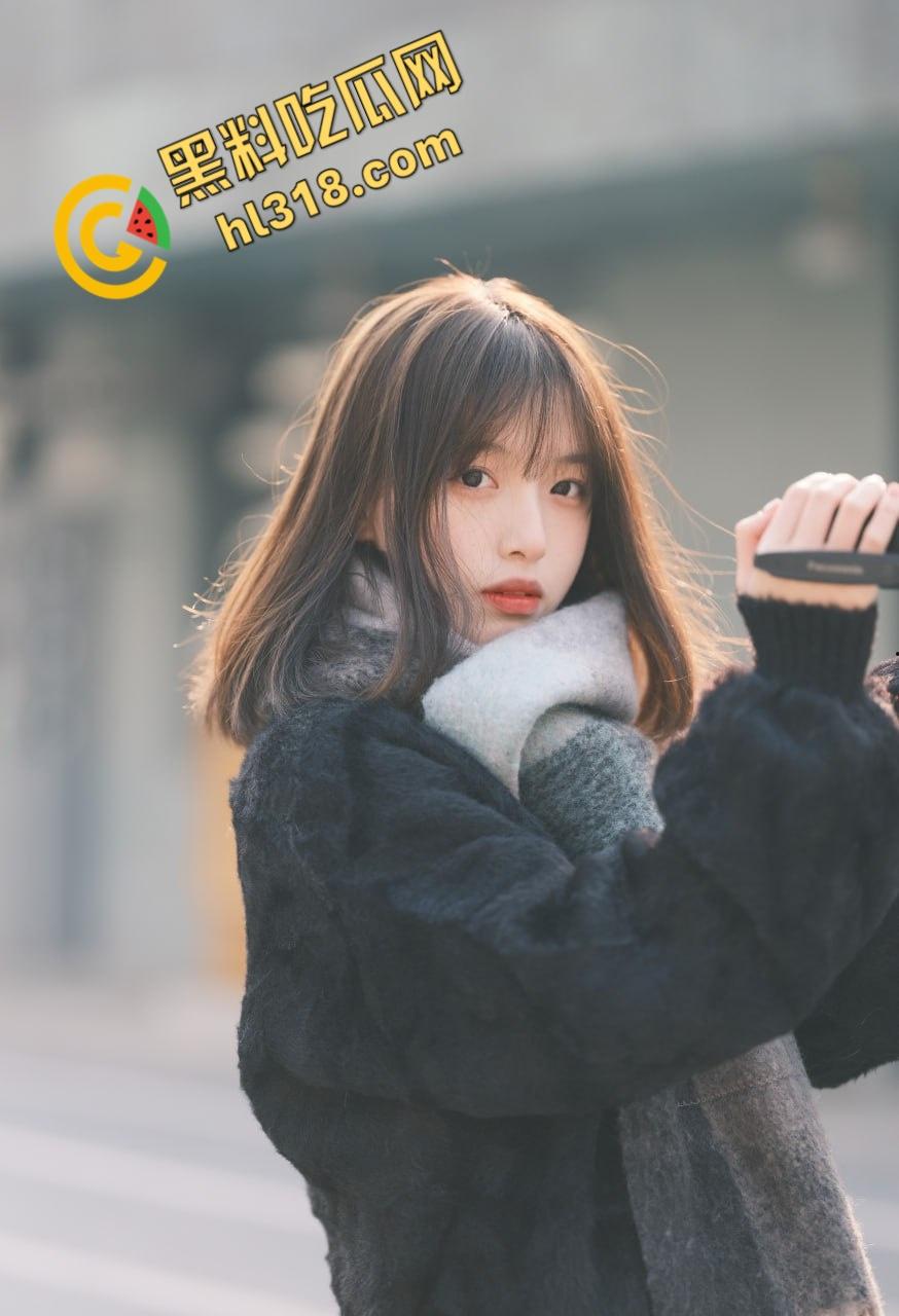 广州商学院清纯女大【宋亚轩】,女朋友出轨床上当场抓包,无能男还被小三贱笑嘲讽,当场心态崩了 !-4