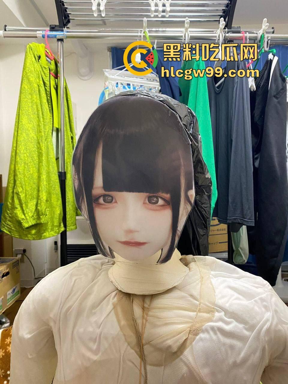 高手在民间!牛人自制毛巾纸人娃娃,硅胶保安娃娃眼珠子都吓掉了,兄弟你能不能整点阳间的玩意儿?-5