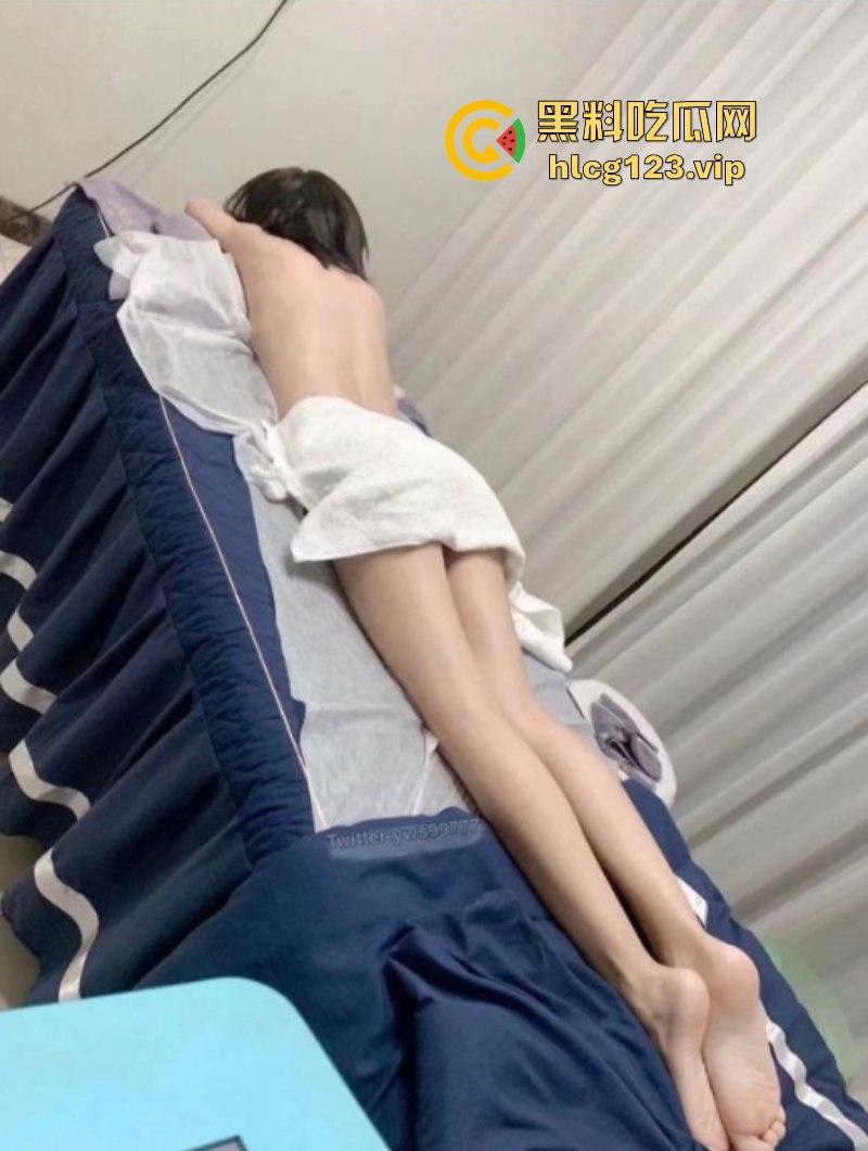 反向按摩!男客户给女技师按摩奶子 顺便附赠鸡巴揉穴服务!-5
