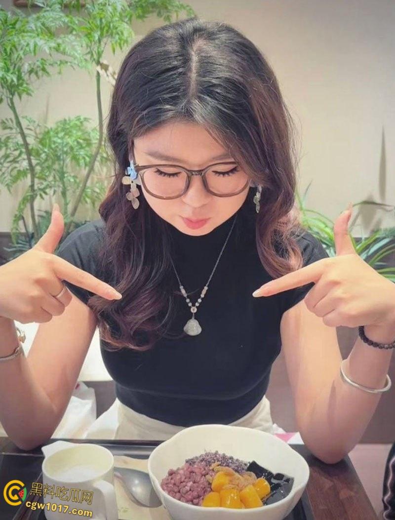 河北地质大学清纯校花【李依凡】,与男友出租房做爱自拍,毒龙口交激情调情,各种姿势爆操爽翻天!-4