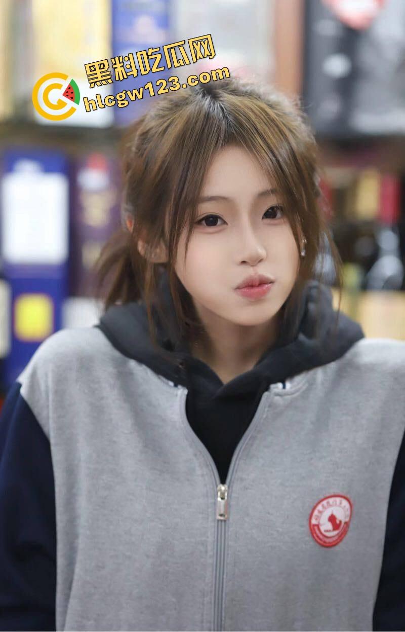 福建厦门二中学妹【徐彩婷】怀孕丑闻席卷全网，学生妹被操怀孕，男友不负责却曝光同居啪啪视频，骚母狗一只！