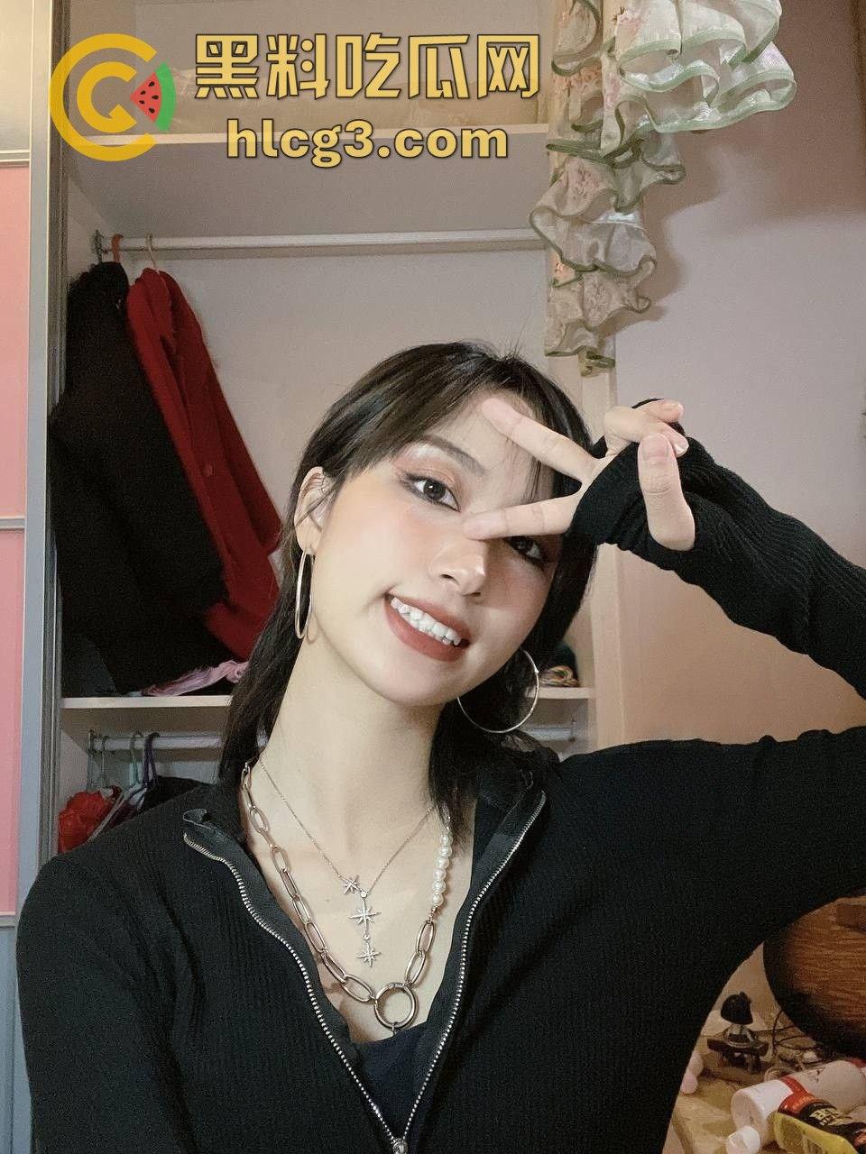 成都高颜值老师胡可煊全裸调教视频泄露,变身听话母狗!-2