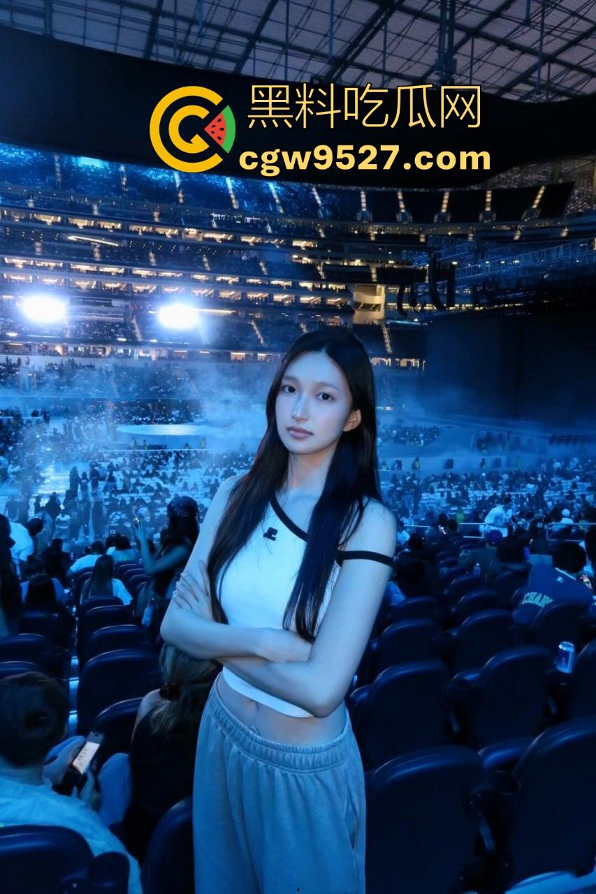 感谢时代少年团上海演唱会!一张门票换一顿操,追星女神终于被我无套后入,原来追星的女孩这么容易拿下!-3