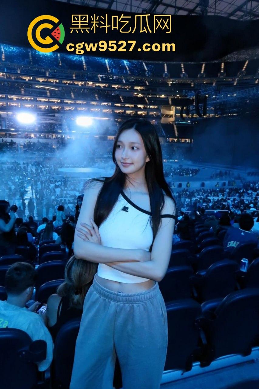 感谢时代少年团上海演唱会!一张门票换一顿操,追星女神终于被我无套后入,原来追星的女孩这么容易拿下!-5