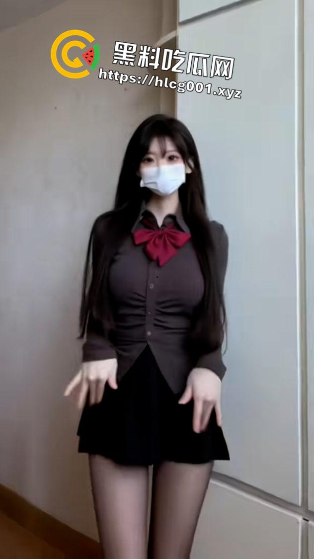 瓜友爆料!抖音230万粉丝网红【瑶瑶大仙女】线下和榜一大哥约会视频及一些列裸照被曝光 这身材一般人真顶不住阿-2