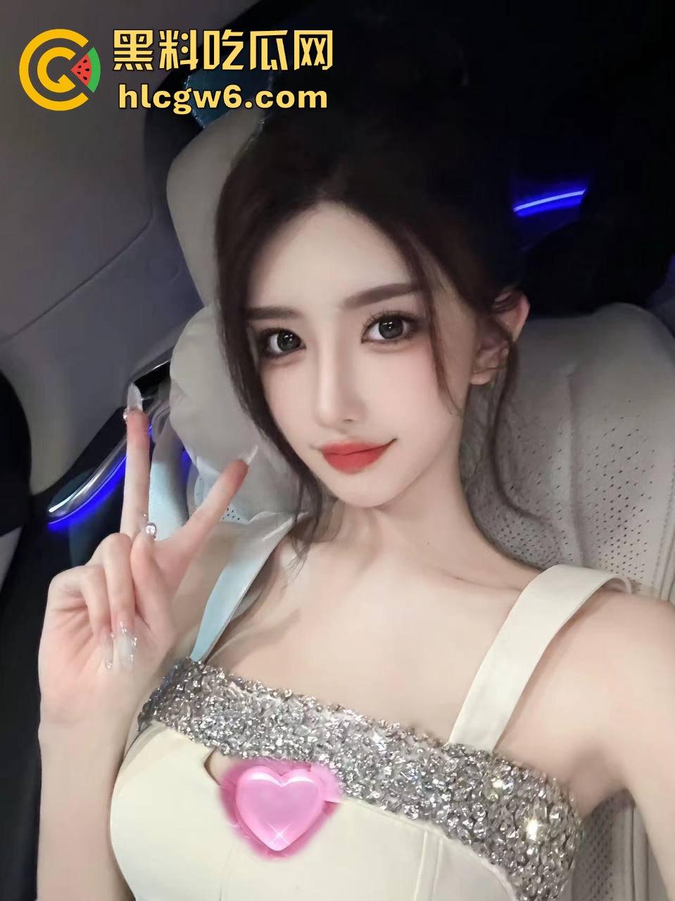 三亚狼友的高端玩法,1K一刺的高颜值外围,包夜20张,荧光套操完小姐回家,男友看见发光的逼直接开吵!-3