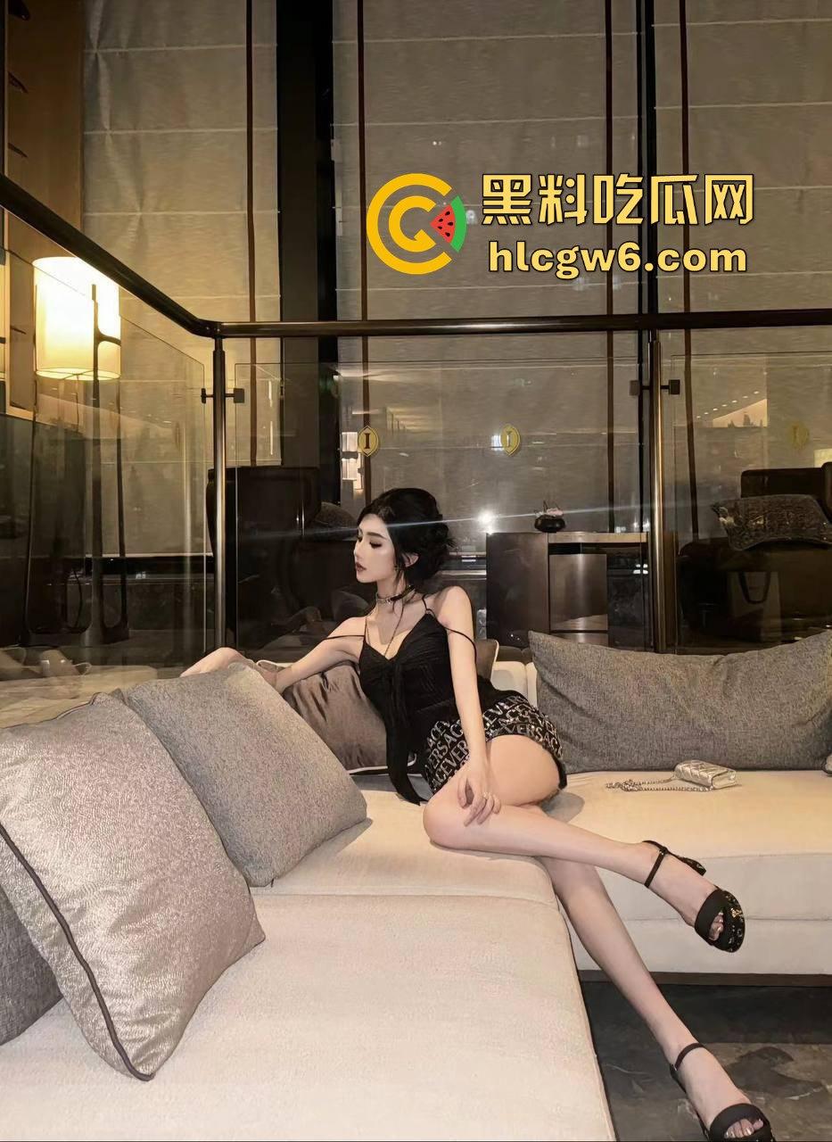 三亚狼友的高端玩法,1K一刺的高颜值外围,包夜20张,荧光套操完小姐回家,男友看见发光的逼直接开吵!-9