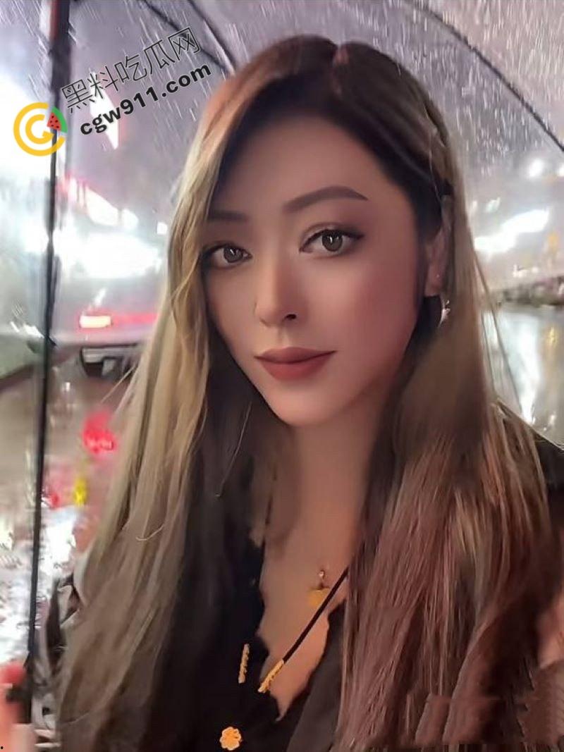 四川民谣歌手【司杜小熊】出轨丑闻!抖音暖男形象崩塌!妻子微信甩出爆炸性爱视频,酒吧老板娘、女客户激情不断,丑态毕露!-9