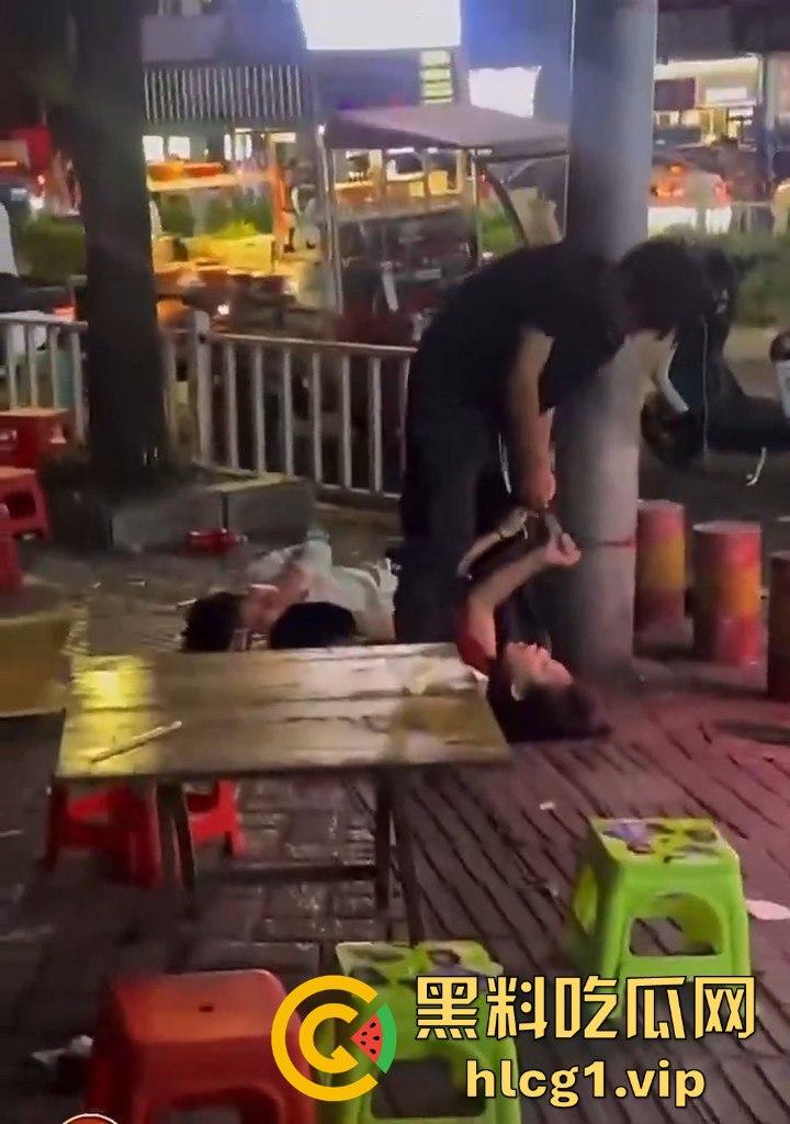 吵架吵成命案!烧烤摊男子聊天被女子嫌吵,竟拔刀相向当场捅人!-6