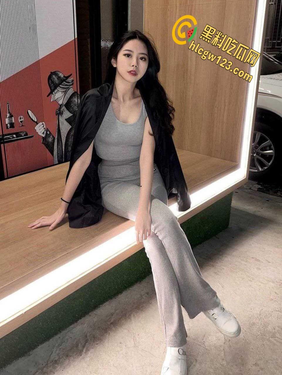 在外面的高冷都是装的,在家叫我精液收集器,乖巧的含住男友的鸡这是喝上了!-3