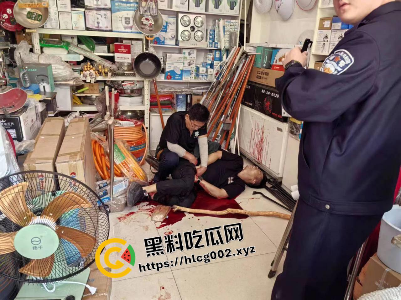 临清肥螺叔叔老板被反杀现场！和邻居起矛盾 装逼被反杀 蛋蛋都被砍掉了 这下再也不硬了