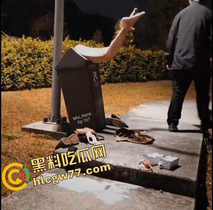 日本骚留子玩疯了,垃圾桶里骚穴倒插成肉便器,蜜穴开张求陌生人爆射!-9