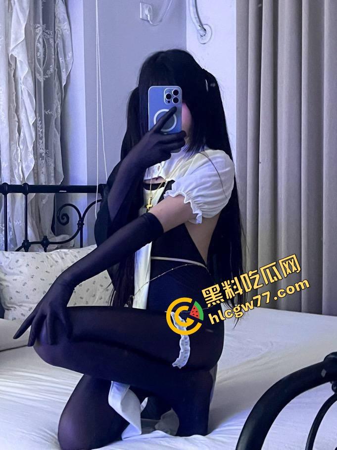 天津淫荡母狗『赵曦』萝莉脸配魔鬼御姐身,嫩洞喷汁奶子弹得能炸眼,操一炮香得鸡巴烧断!-16