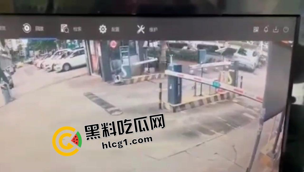 小米SU7首场惨案!一死三伤 疑似刹车失控 难道要变成中国版特斯拉 现场视频流出-2