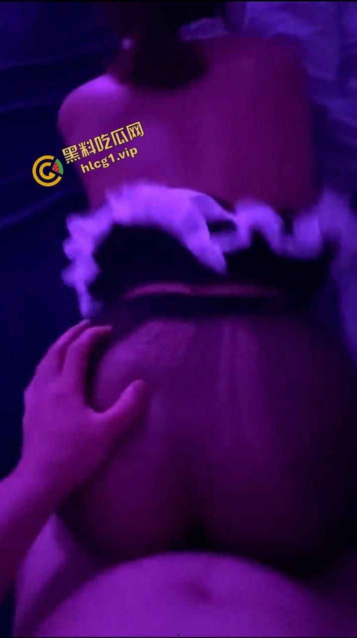 海南琼海人妻反差母狗『江晨』与男友房间后入爆操!骚语淫叫不断!-9