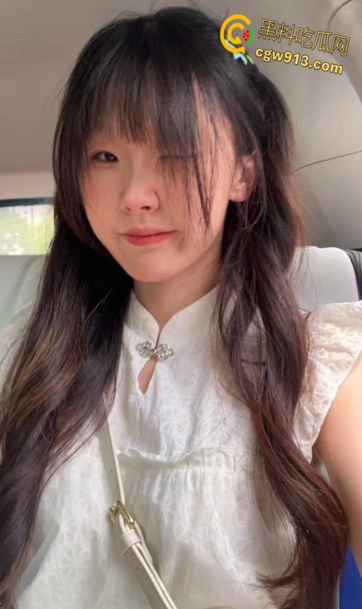 浙江湖州师范学院【王欣桐】,表面清纯私下受虐母狗,主动献身给网恋男友,娇小身材被抱在身上猛操 !-2